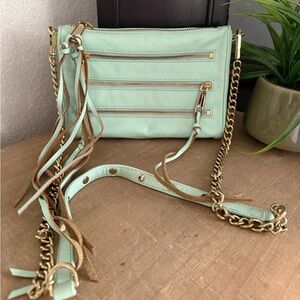 Fresh mint drop 💚
Rebecca Minkoff 5-Zip Crossbody
Chain strap • Gold hardware